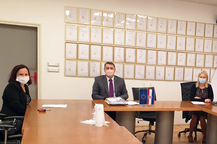 Slika /slike/Vijesti/ERDF/Potpisivanje Ugovora_1.jpg